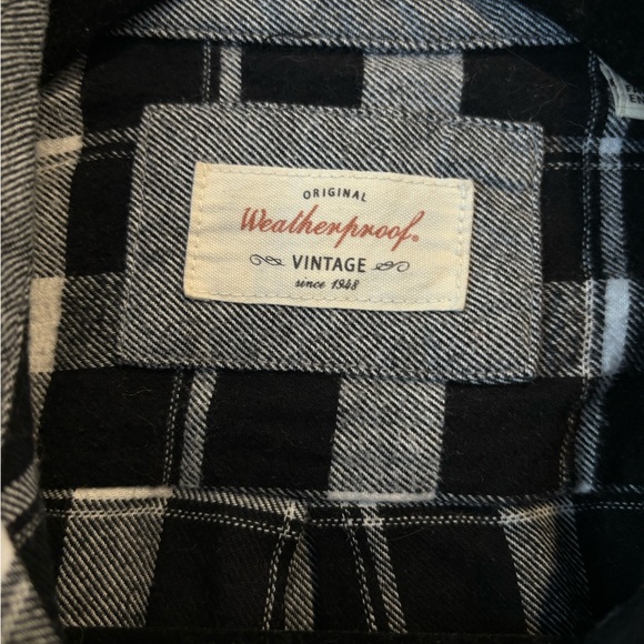 Weatherproof Vintage Flannel - Picture 2 of 2